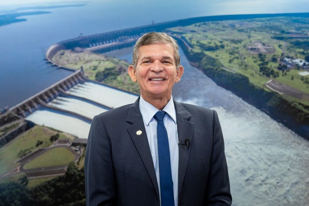 Diretor-geral brasileiro de Itaipu é o novo Cidadão Honorário de Foz