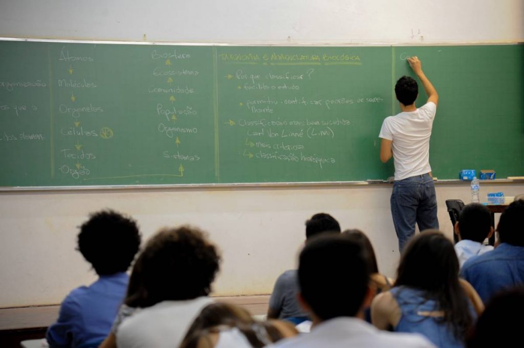 Inscrição para seleção de professores temporários termina nesta segunda