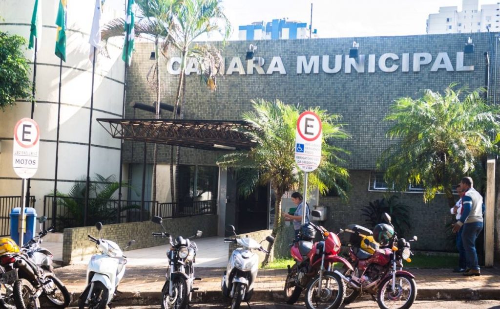 Câmara de Vereadores publica edital para contratar estagiários em Foz. Bolsa é de R$ 1,4 mil