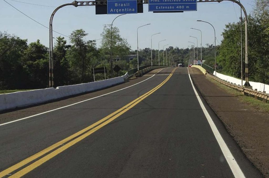 Lideranças de Puerto Iguazú, Foz e Ciudad del Este discutem ações e protocolo para reabertura da Ponte da Fraternidade