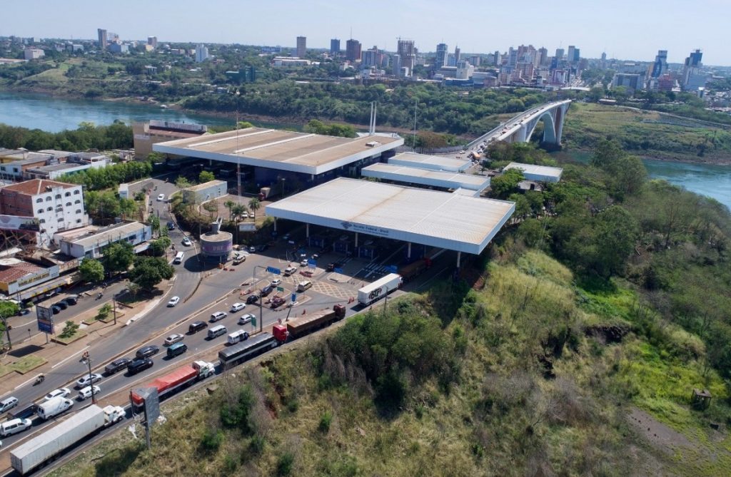Na Ponte da Amizade, Receita e BPFron retiram 100 quilos de maconha de circulação