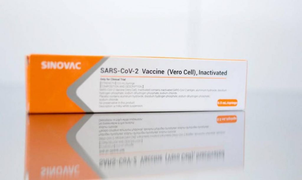 Vacina: farmacêutica da CoronaVac é certificada pela Anvisa