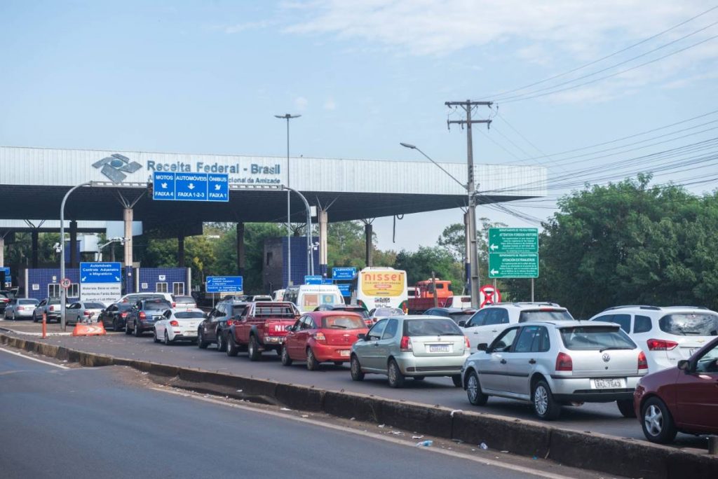 Saúde do Paraguai anuncia multa a viajantes sem teste de covid-19