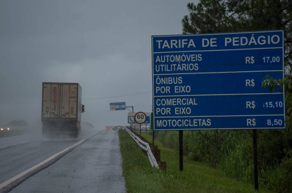 Abaixo-assinado pede redução do preço do pedágio; adesão é aberta à população na internet