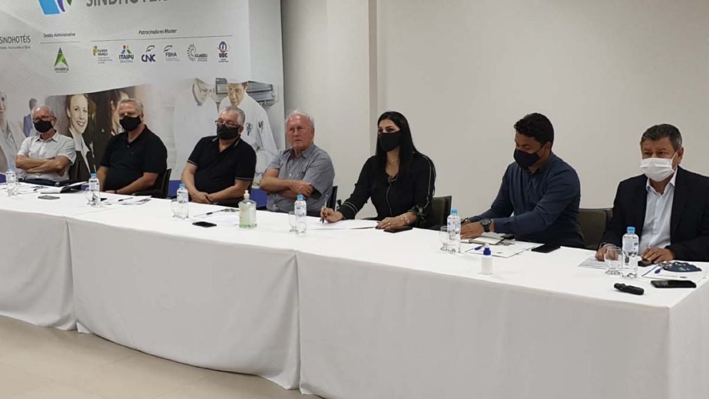 Empresários defendem flexibilização em tributos para socorrer turismo e evitar falências no setor