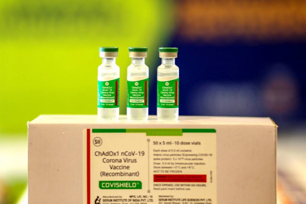 Foz do Iguaçu recebe 2.460 doses da vacina de Oxford neste domingo