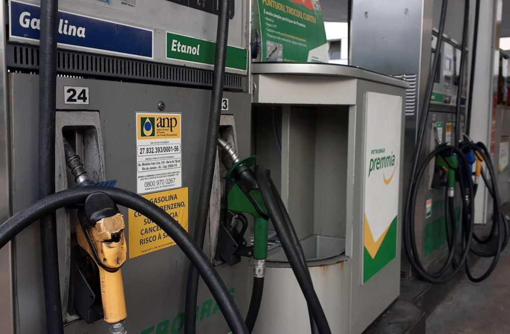 Gasolina fica 8% mais cara a partir desta terça; é o 3º aumento do ano nas refinarias