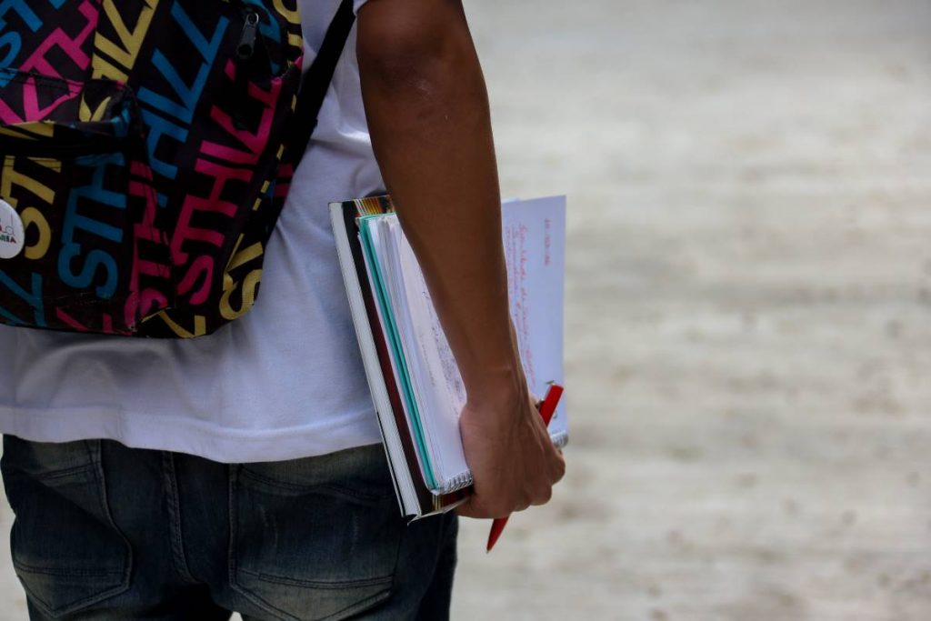 Educadores denunciam proposta que torna ensino atividade essencial sem prever vacina