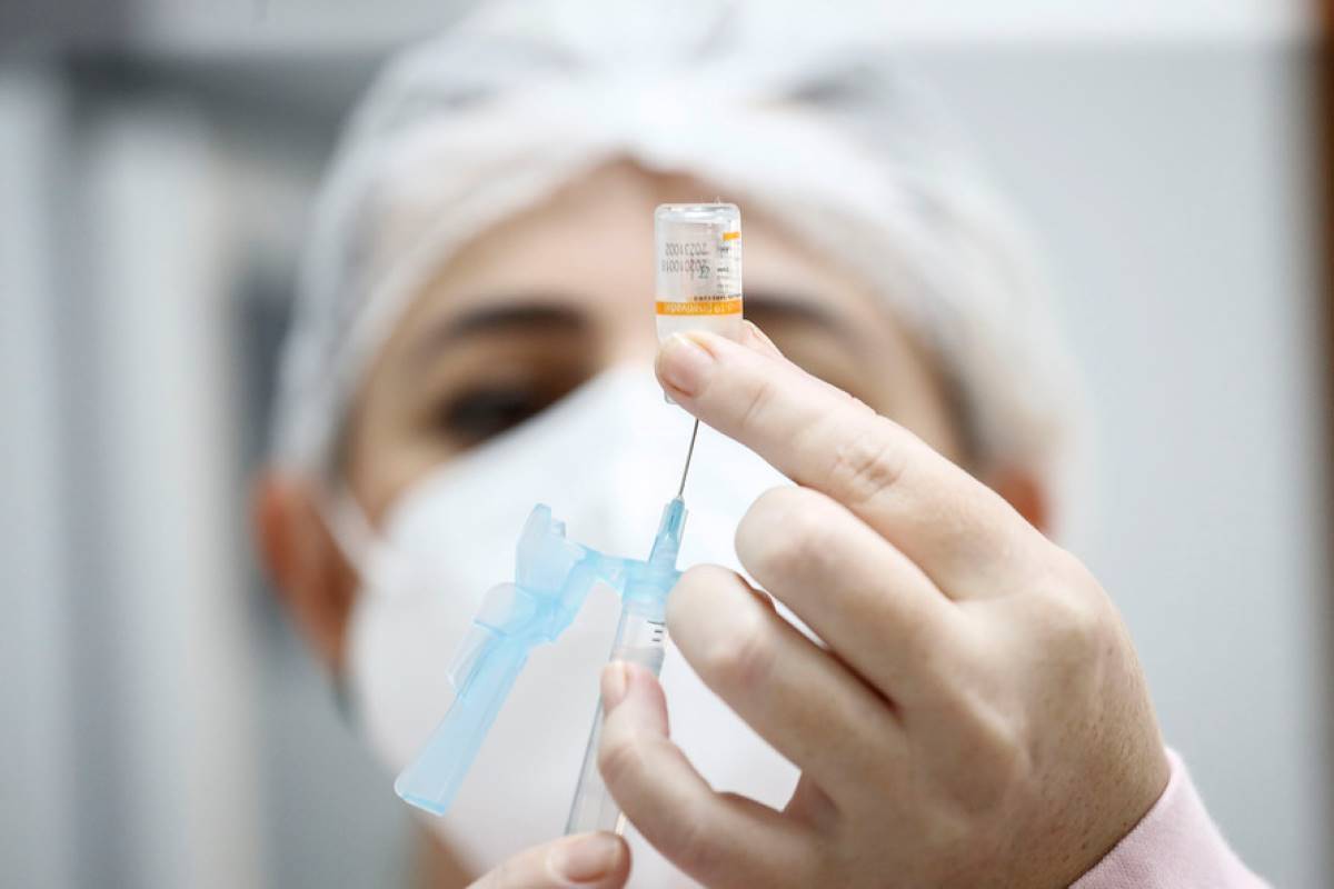 Vacina contra a covid-19 em Foz: chegou a vez das pessoas com 70 anos