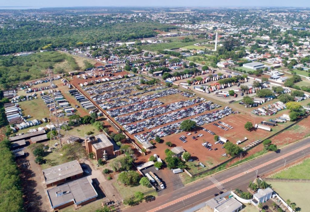 Receita Federal em Foz realiza leilão de sucatas apreendidas