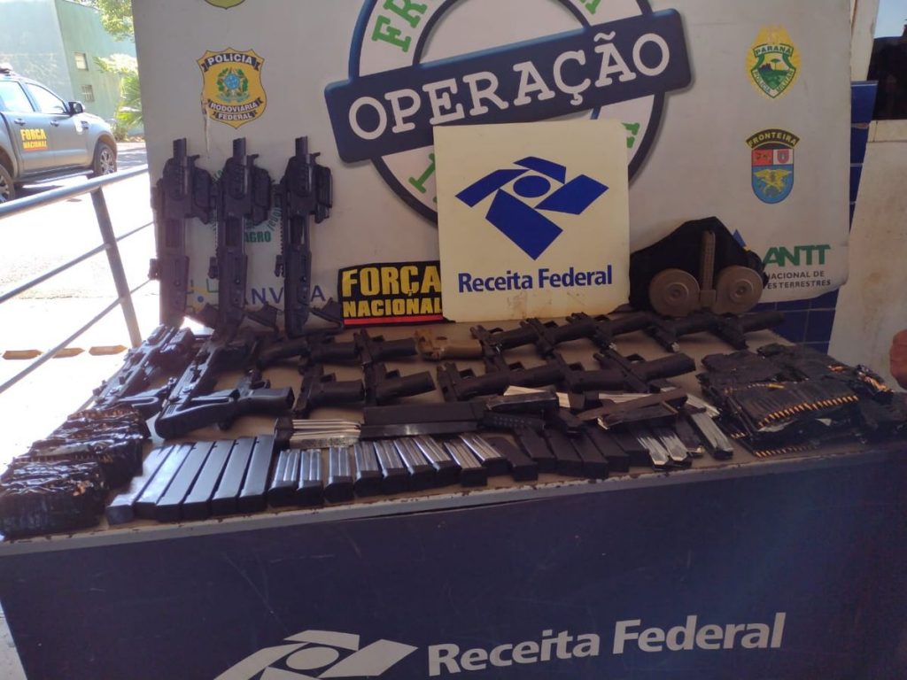 Paraguaia é presa na Ponte da Amizade com pistolas, carregadores e munições