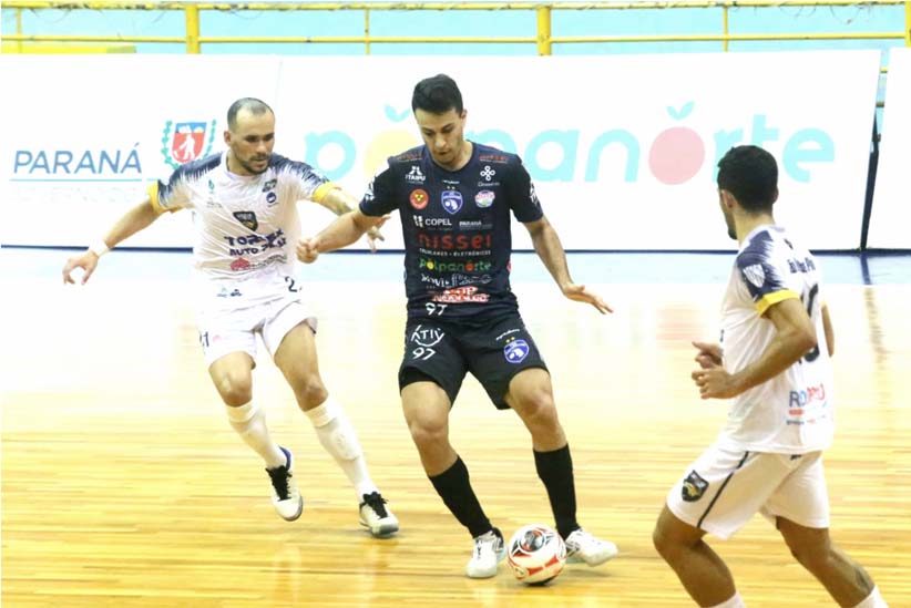 Com a vitória, o Foz Cataratas assume a vice liderança do paranaense série ouro, com 25 pontos - Foto Nilton Rolin