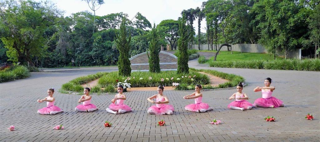 Escola de dança e teatro de Foz do Iguaçu inova e lança três filmes no cinema