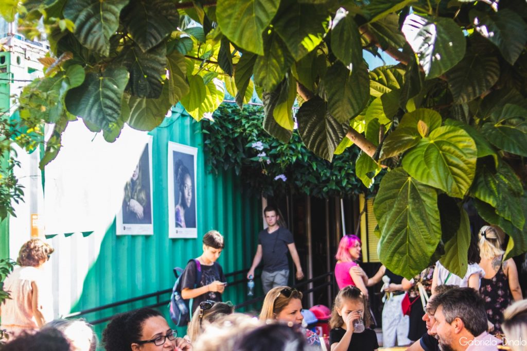 Feira de arte lembra paz e ativismo feminino em Foz do Iguaçu