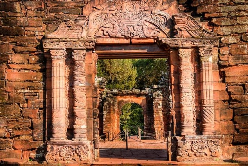 Ruínas de San Ignacio Miní têm importância histórica e cultural para os povos da fronteira. Imagem: Gentileza/Turismo de Misiones