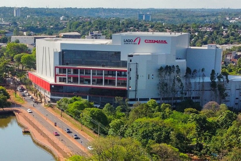 Lago Shopping fica entre a Rodovia Internacional PY02 e o Lago da República, no centro de Ciudad del Este. Imagem: Gentileza/Lago Shopping