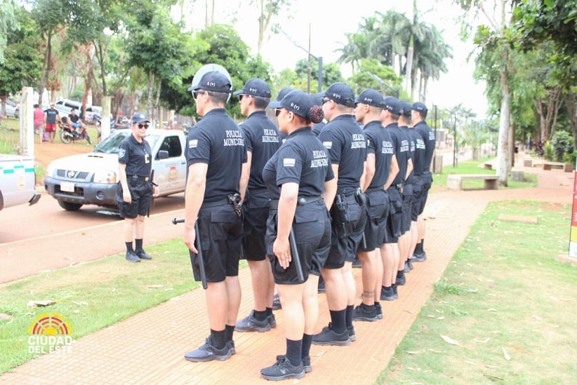 Agentes que atuam na praia de Ciudad del Este usarão vestimentas mais confortáveis. Imagem: Gentileza/Prefeitura de Ciudad del Este