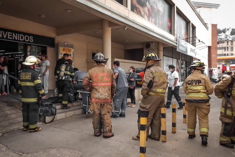 Socorristas finalizam o atendimento à ocorrência em Assunção. Imagem: Gentileza/Bomberos Voluntarios K1