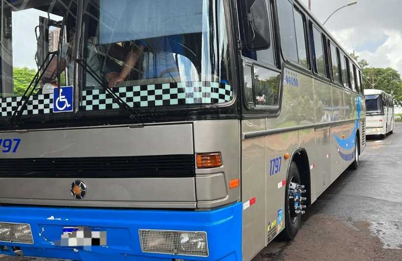 Apreensão em dois ônibus de turismo na BR-277 soma R$ 500 mil em mercadorias importadas