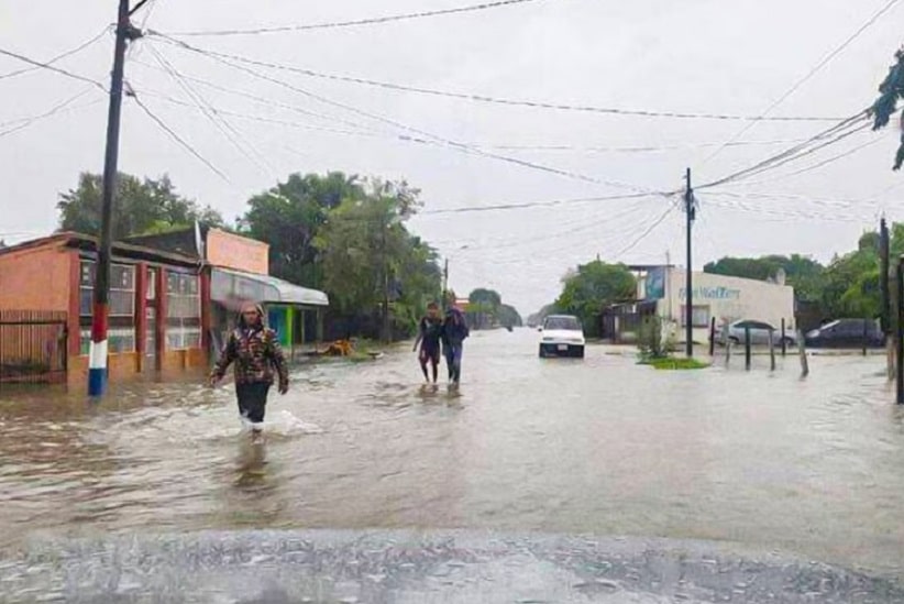 Ruas inundadas em San Lázaro, departamento (estado) de Concepción. Imagem: Gentileza/La Nación