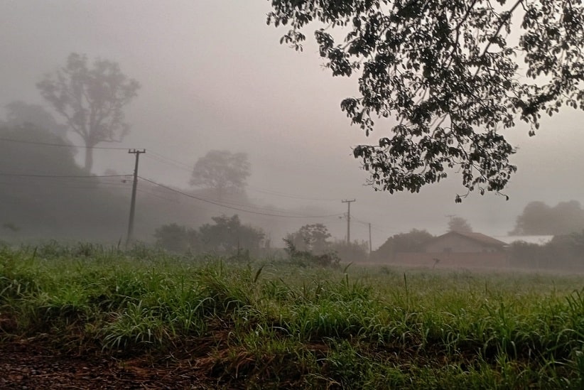 Neblina na Região Leste de Foz do Iguaçu às 6h40 desta sexta-feira (31). Imagem: Marcos Labanca/H2FOZ