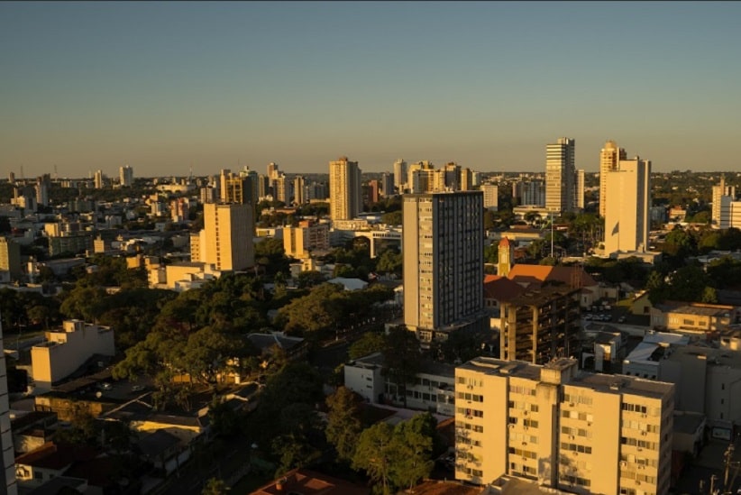 Fim de tarde na área central de Foz do Iguaçu. Imagem: Marcos Labanca/H2FOZ