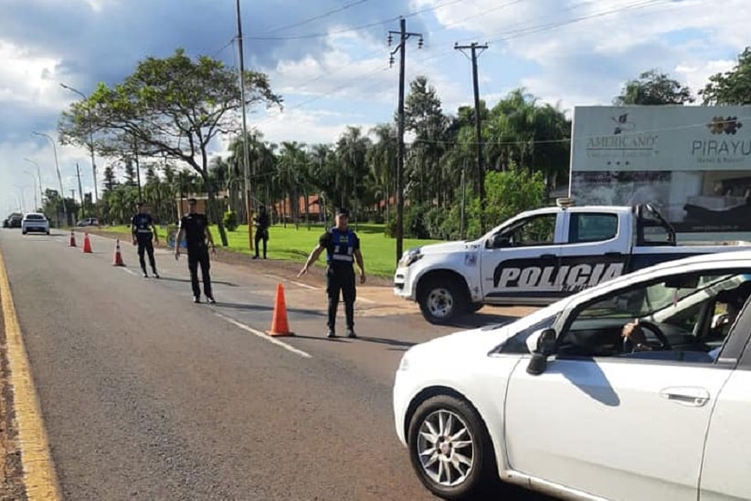 Barreira de fiscalização em rodovia no lado argentino da fronteira. Imagem: Gentileza/Polícia de Misiones