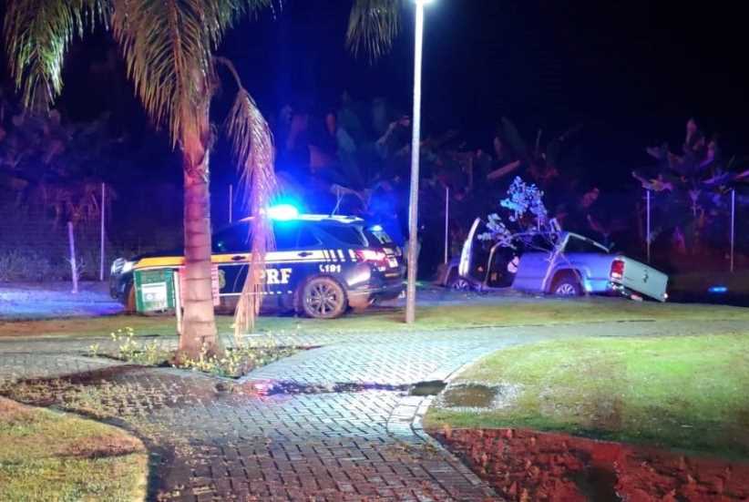 PRF persegue e prende homem na BR-277 com quase 1 tonelada de maconha em Amarok