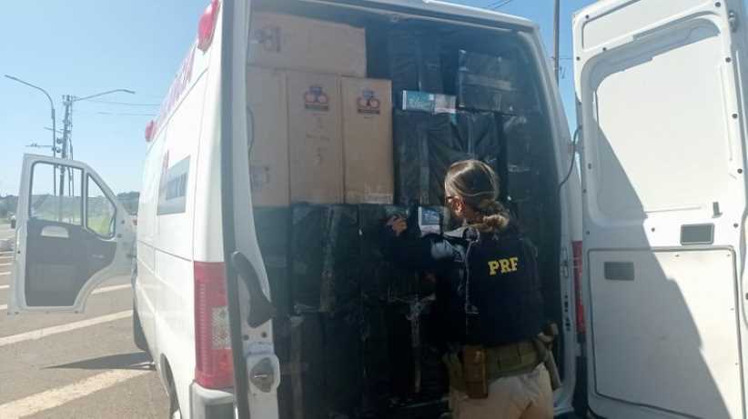 Ambulância ‘fake’ é retida na BR-277 abarrotada com 50 mil maços de cigarro