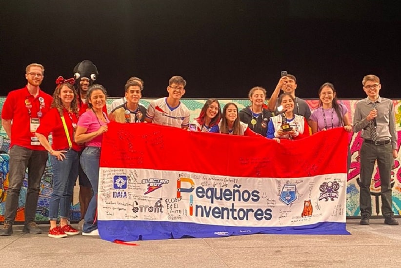 Jovens de Ciudad del Este se destacam em evento de robótica nos EUA