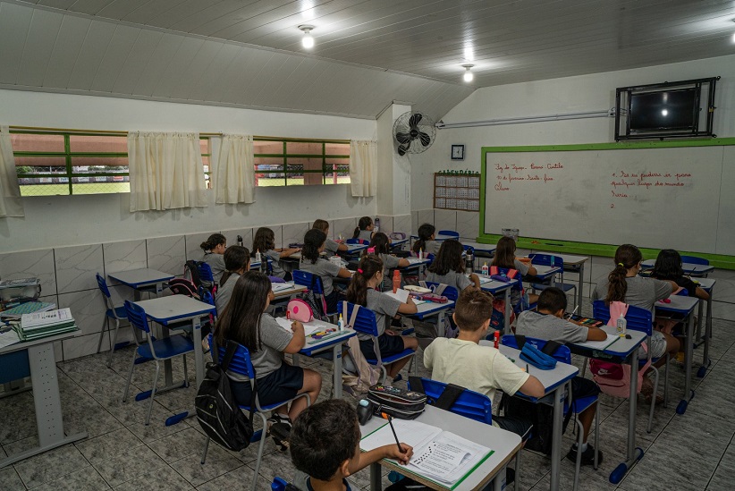 O massacre nas escolas, o acesso às armas e a promoção da violência