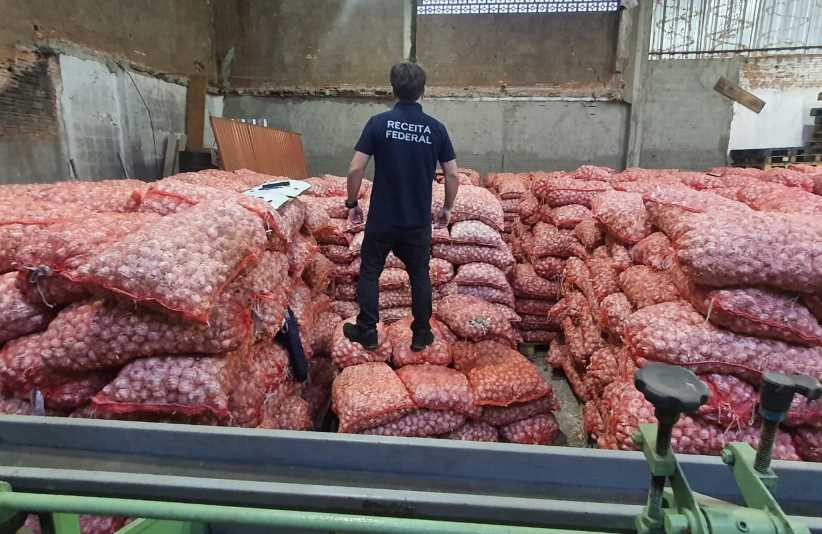 Em buscas em Foz do Iguaçu, 30 mil quilos de alho são capturados