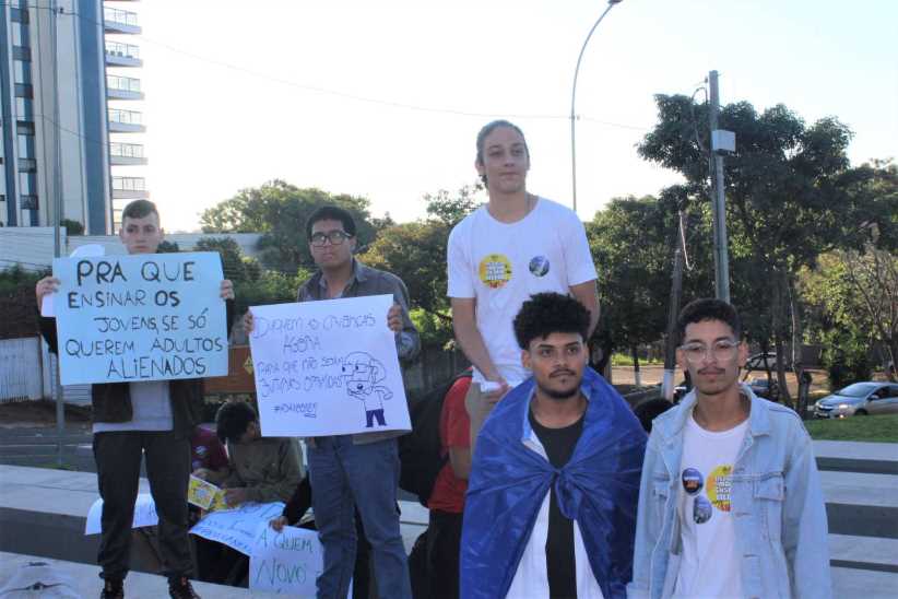 Novo Ensino Médio: protesto em Foz do Iguaçu pede a revogação