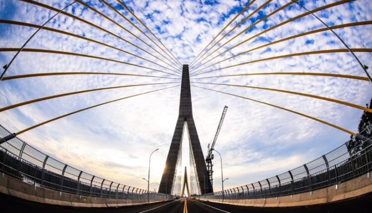 Fotografia recente da ponte, compartilhada pelo presidente Mario Abdo Benítez em sua publicação nas redes sociais.