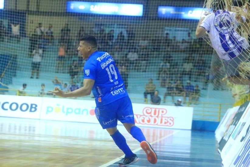 Segunda-feira (10) de Liga Nacional de Futsal em Foz do Iguaçu