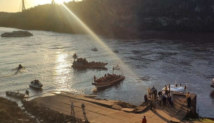 Barcos no porto fluvial de Puerto Iguazú, ponto de chegada do evento. Foto: Gentileza/Prefeitura de Puerto Iguazú