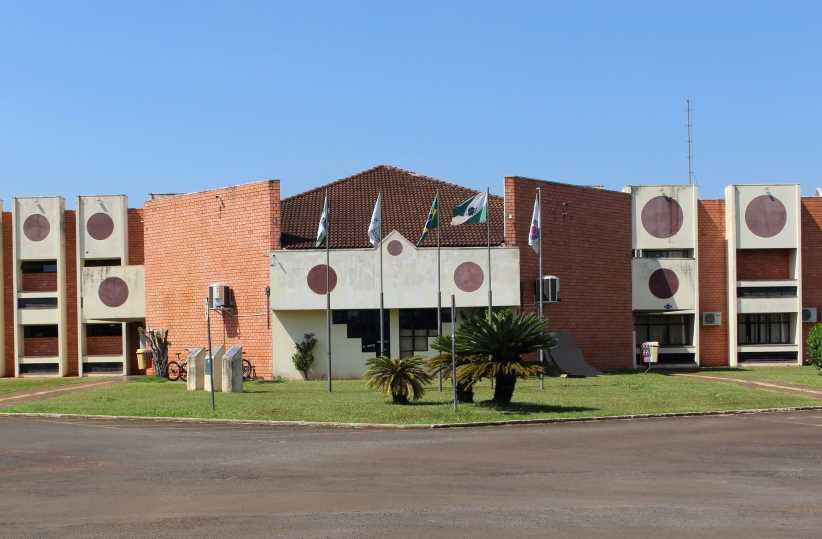 Unioeste abre 100 vagas para agente universitário em concurso público