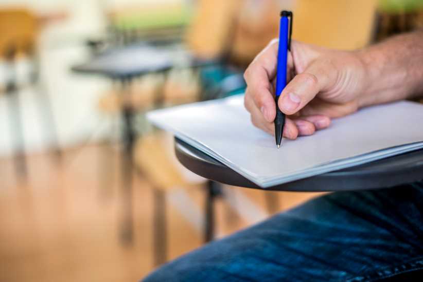 Provão gratuito para concluir estudos abre inscrições