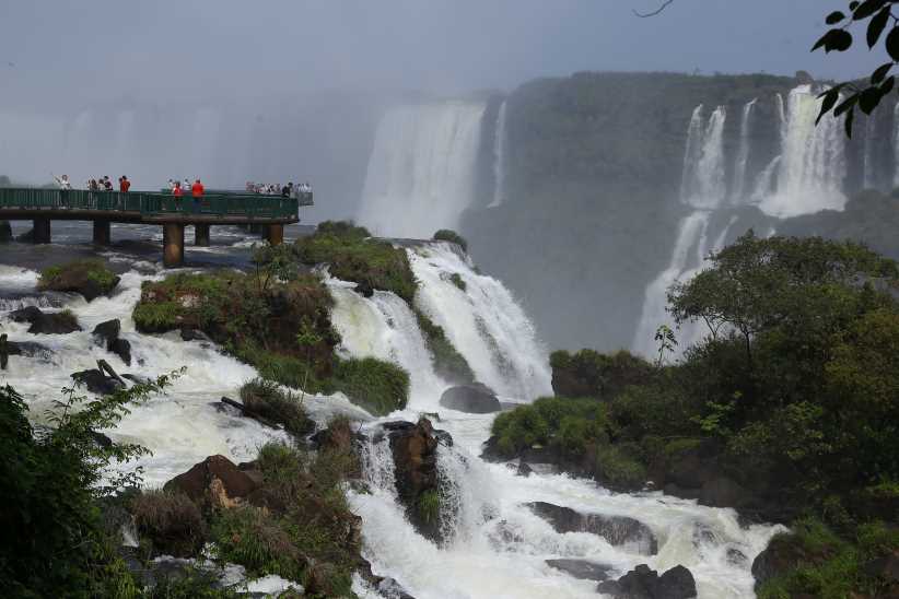 Clima de maio torna o passeio nas Cataratas do Iguaçu ainda mais charmoso