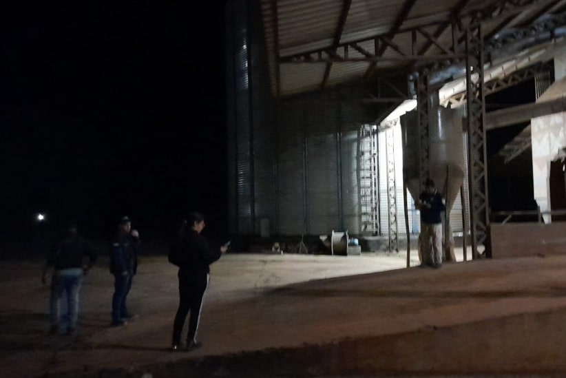 Quadrilha rouba caminhões com soja e faz reféns no Paraguai