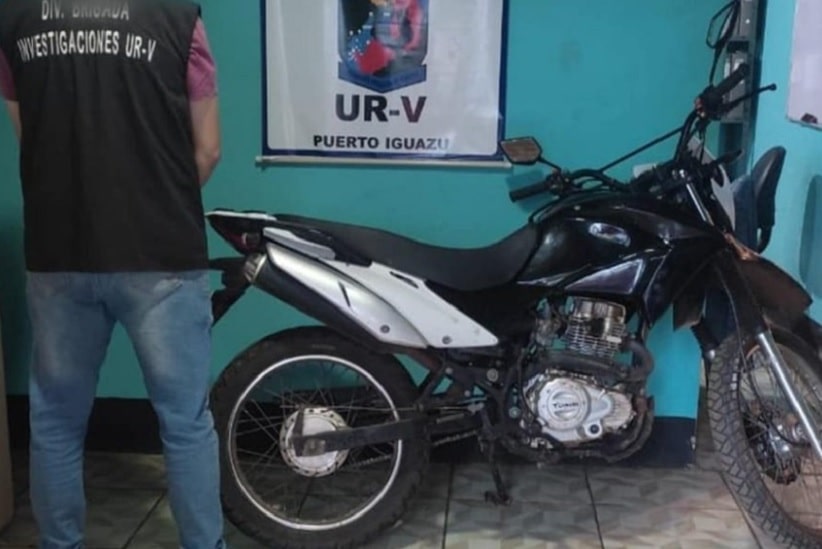 Motocicleta foi devolvida à Argentina e restituída ao proprietário. Foto: Gentileza/Polícia de Misiones
