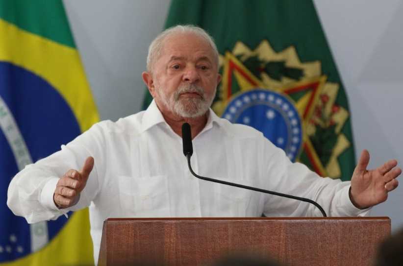 Lula lança política de reajuste do salário e isenção de Imposto de Renda