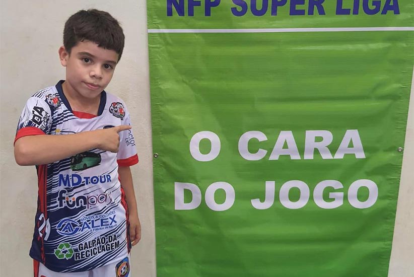 Jovem promessa do futsal iguaçuense busca recursos para cirurgia