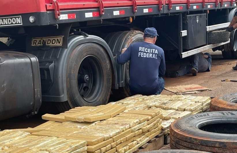 Caminhão com uma tonelada de maconha é apreendido na fronteira