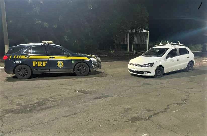 Motorista bêbado foge da polícia em veículo com R$ 60 mil em débitos