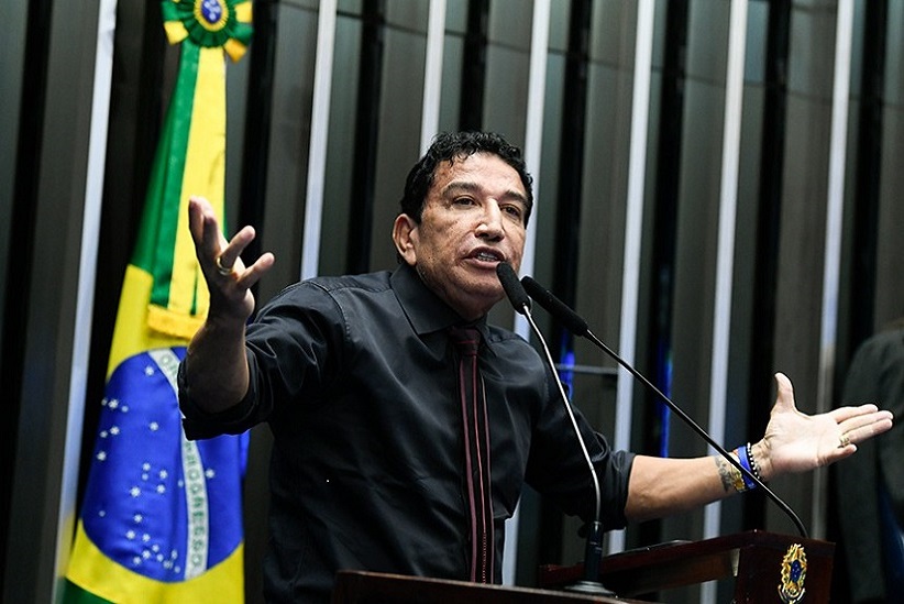O racista morre pelo bolso