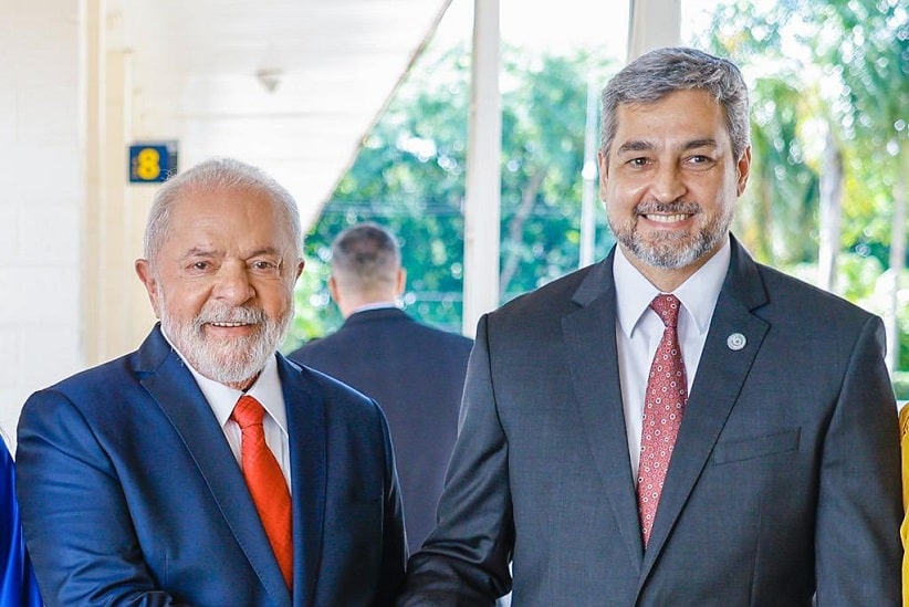 Presidentes do Paraguai e da Argentina desembarcam em Brasília
