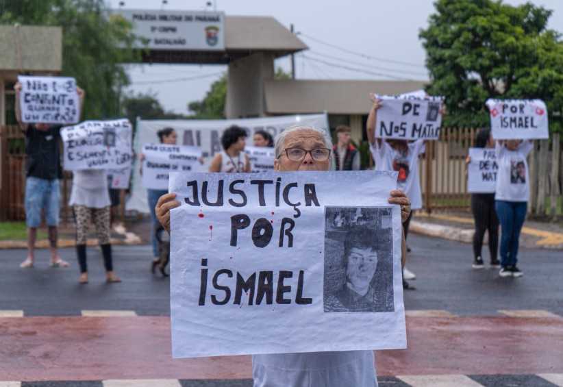 Familiares e amigos protestam contra morte de jovem em ação da PM no Porto Meira