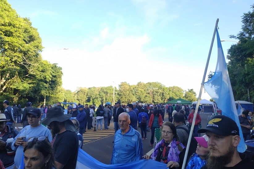 Quarta-feira (24) de protesto no lado argentino da fronteira