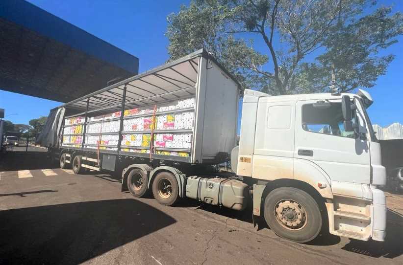 Carreta com 25 mil quilos de alho é apreendida em Foz do Iguaçu